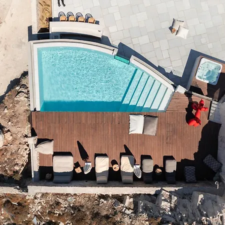 Martinez Luxury Escape *