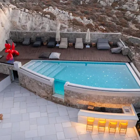 Martinez Luxury Escape Γλάστρος