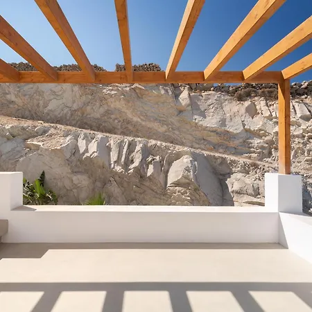 Willa Martinez Luxury Escape *