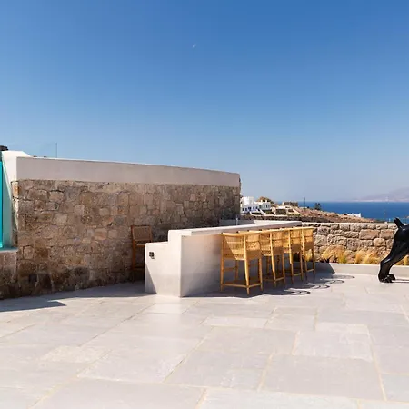 Willa Martinez Luxury Escape