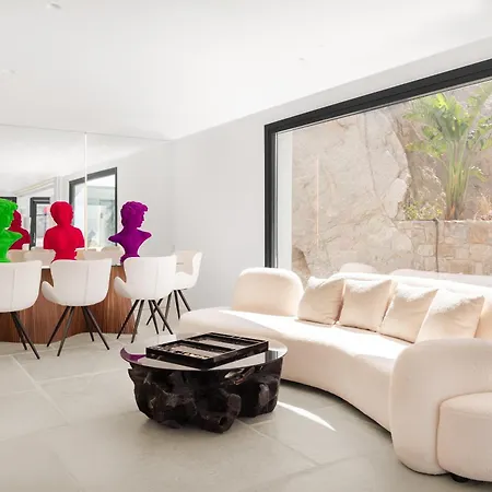 Martinez Luxury Escape Villa *