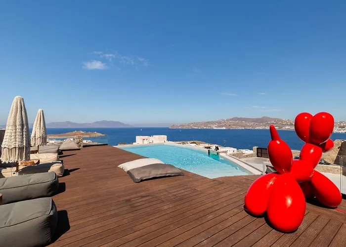 Willa Martinez Luxury Escape *