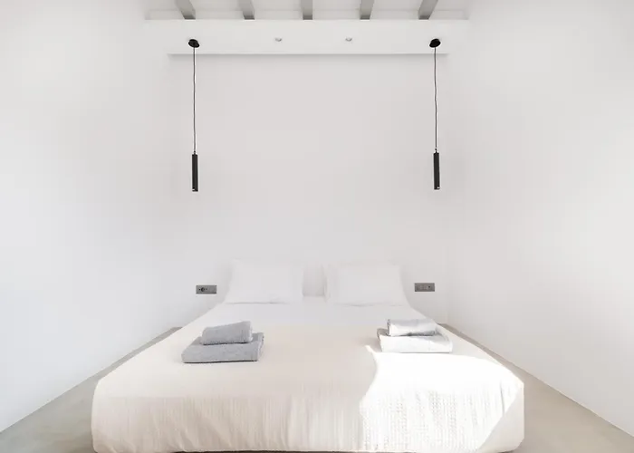 Martinez Luxury Escape Γλάστρος