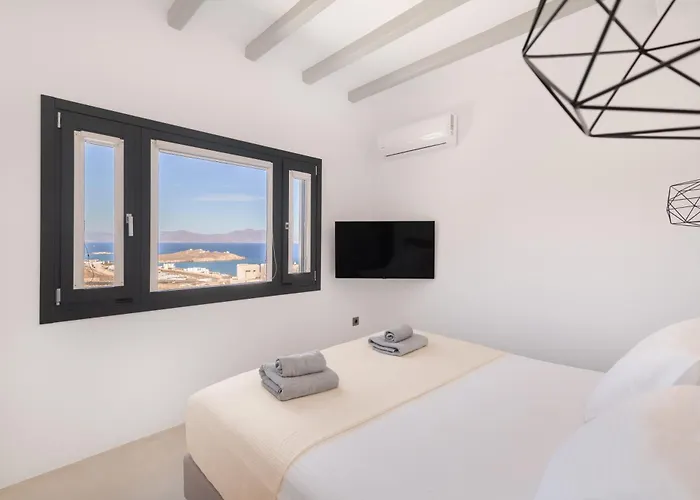 Willa Martinez Luxury Escape *