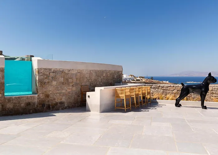 Willa Martinez Luxury Escape