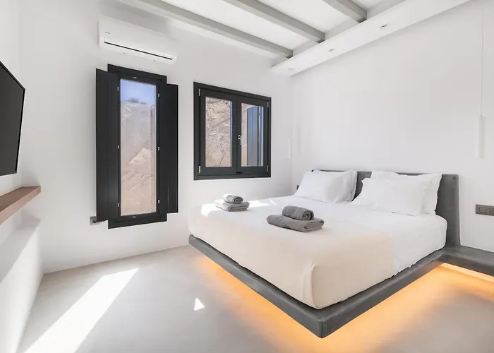 Martinez Luxury Escape Γλάστρος